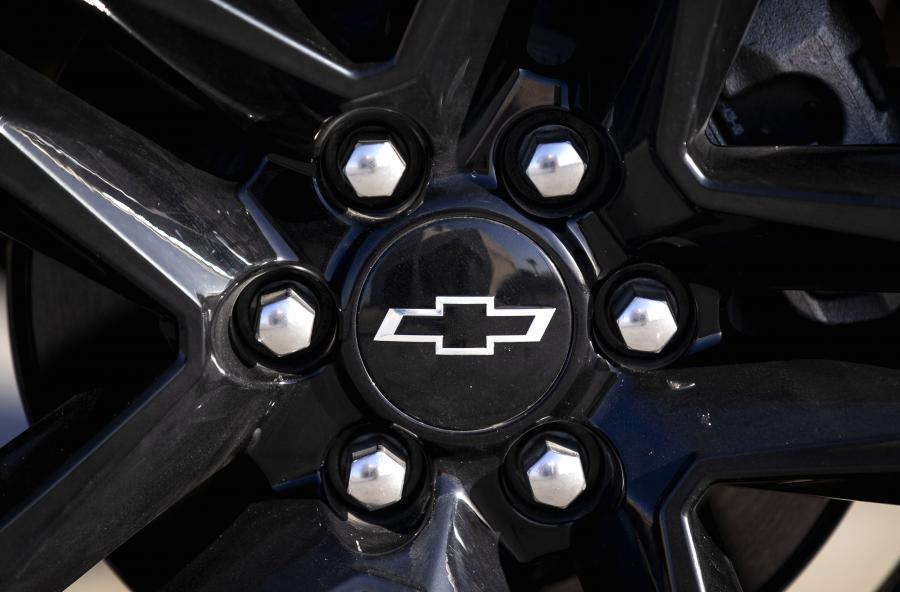 Колеса Chevrolet Silverado RST Regular Cab 2019 года  (UAE) (фото 8 из 19)